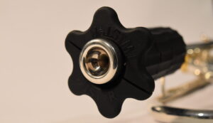 Twister trumpet mouthpiece puller